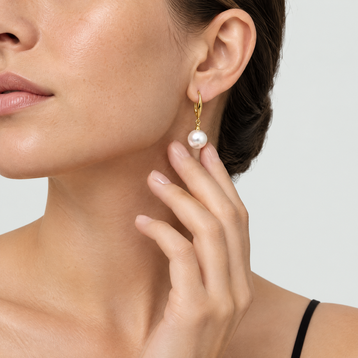 Margot Pearl Drop Earrings