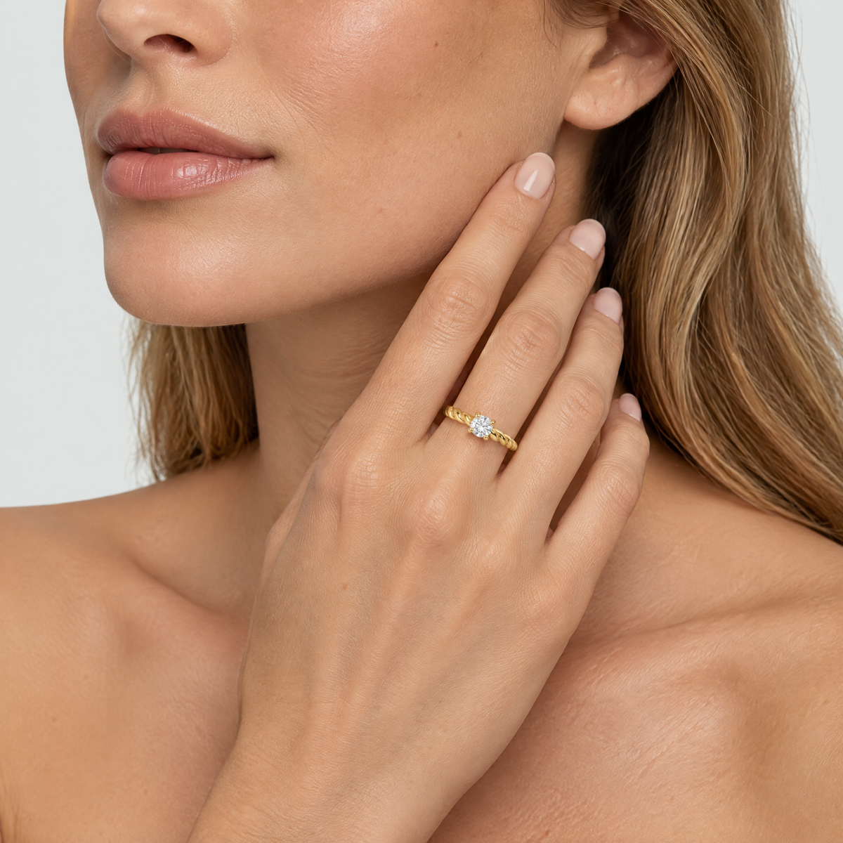 Como Twisted Crystal Ring